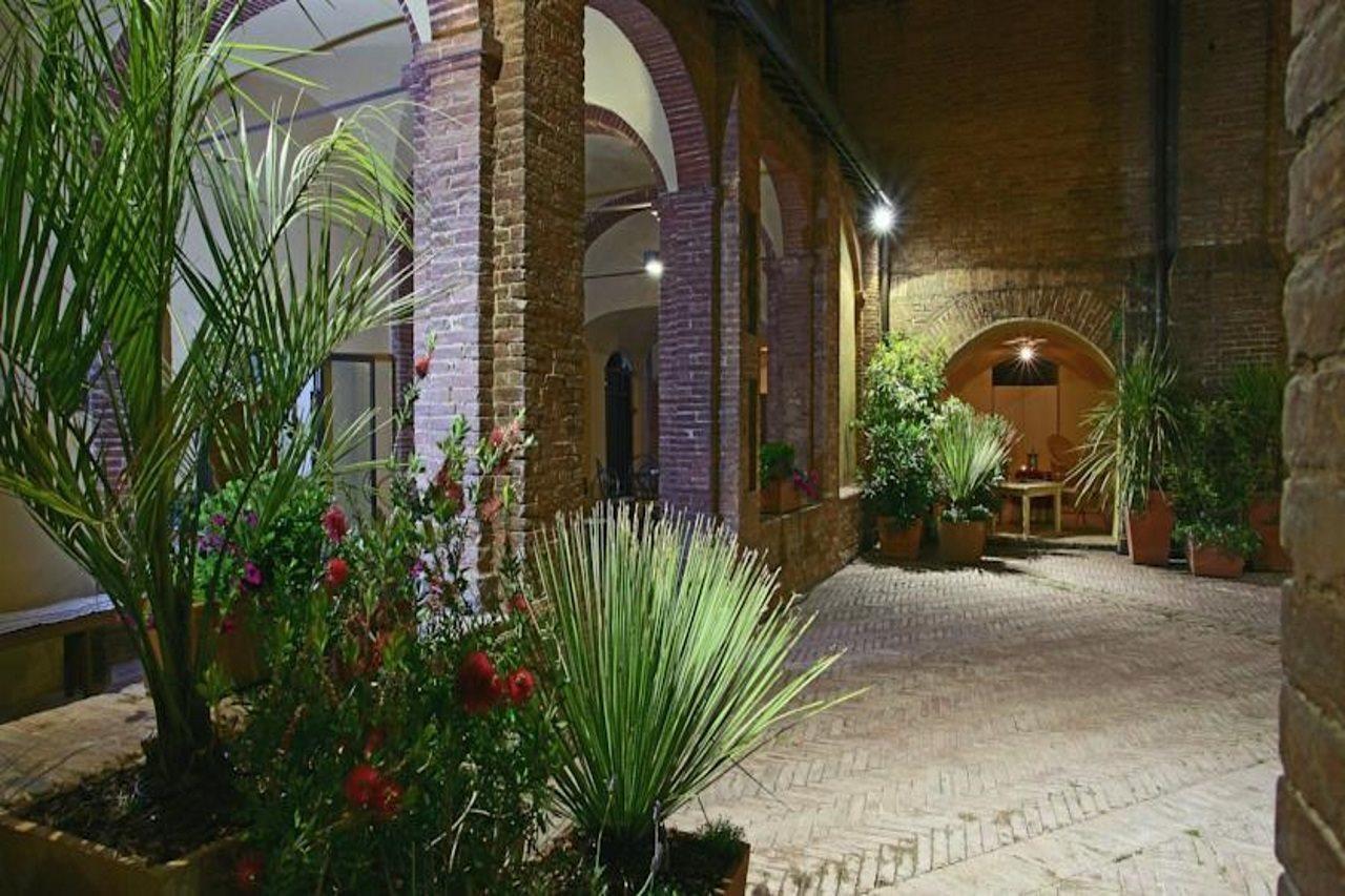 Il Chiostro Del Carmine Hotel เซียนา ภายนอก รูปภาพ