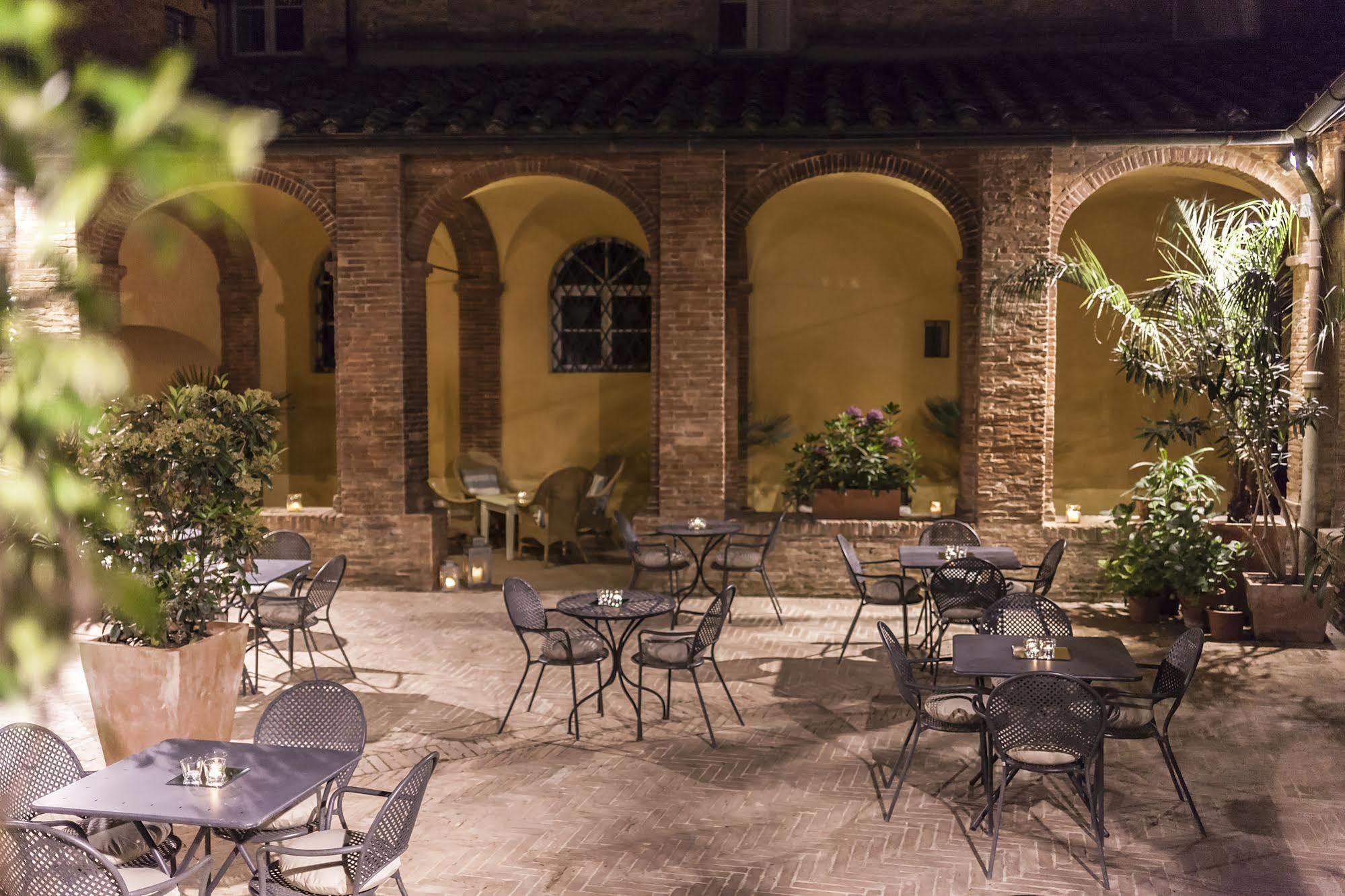 Il Chiostro Del Carmine Hotel เซียนา ภายนอก รูปภาพ